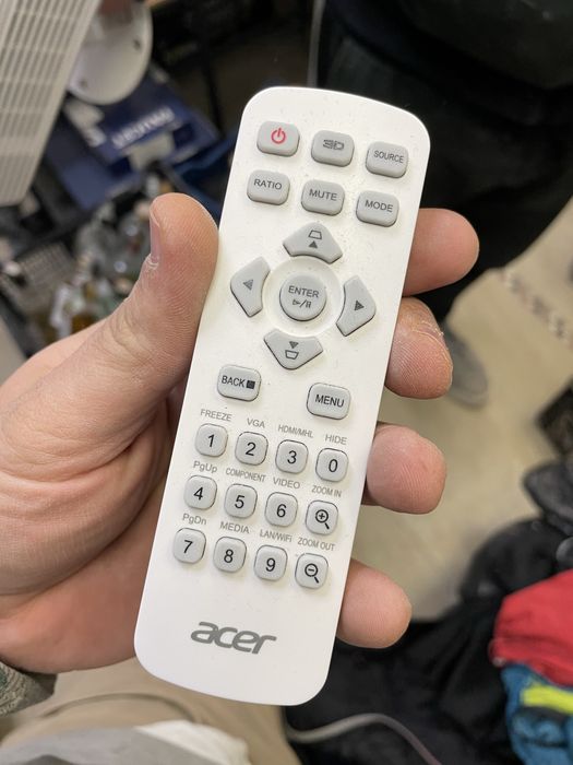 Проектор Acer DLP 720 + екран