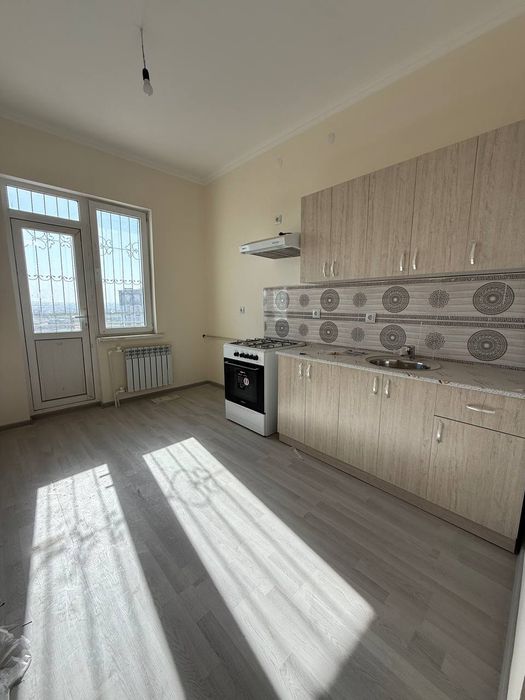 3 хона 72 квадратли уй сотилади