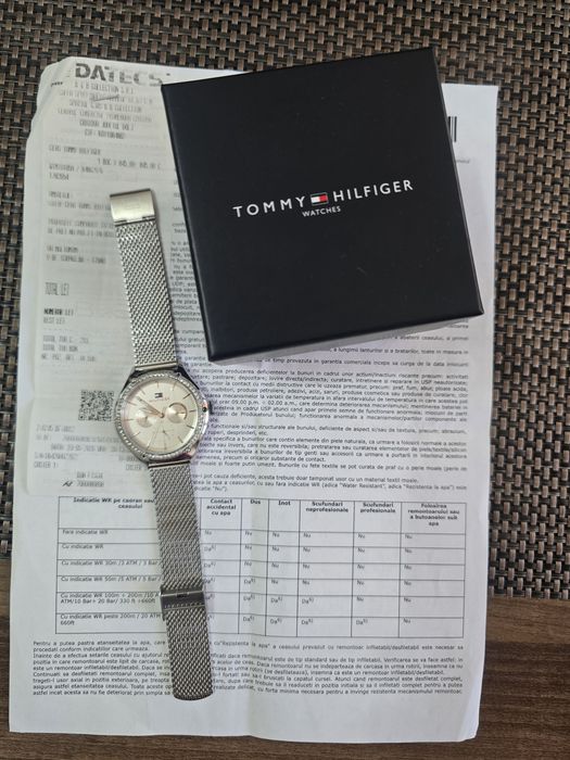 Часовник на марката TOMMY HILFIGER
