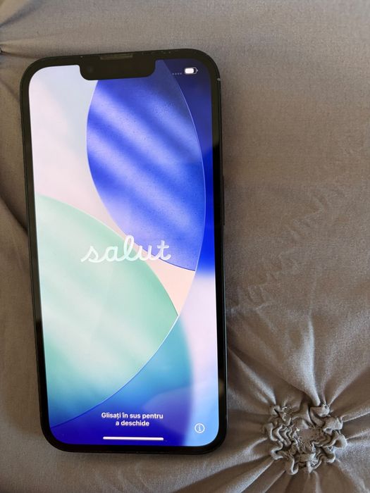 Vand iphone 13 in stare buna