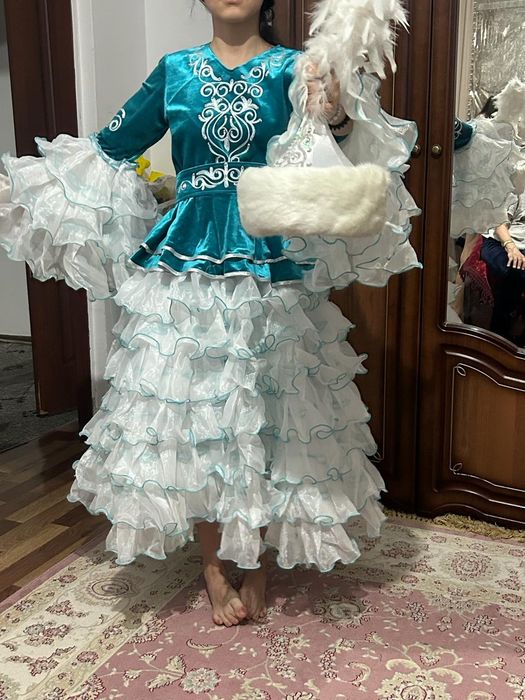 Казак көйлек такиясымен