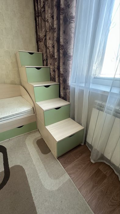 Детская мебель ( комплект)