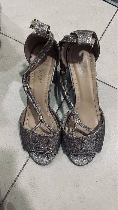 Бесплатно обувь ии