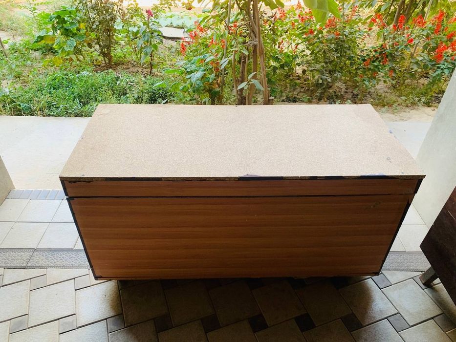 Диван эски. Трюмо. Сандик. Шфанер б/у 3эшикли