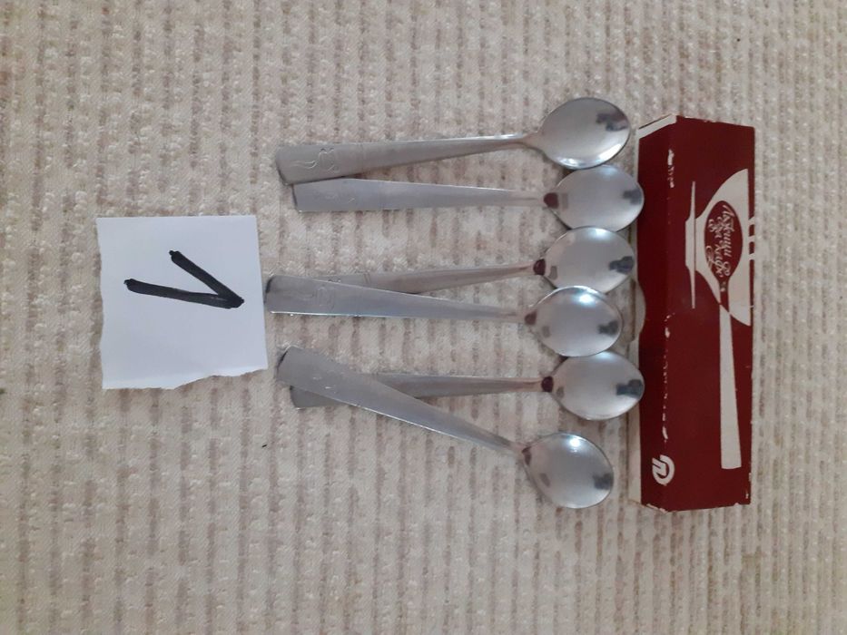 Комплекти за хранене и кухненски принадлежности