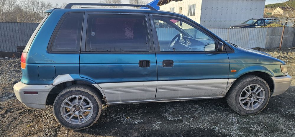 Mitsubishi space runner