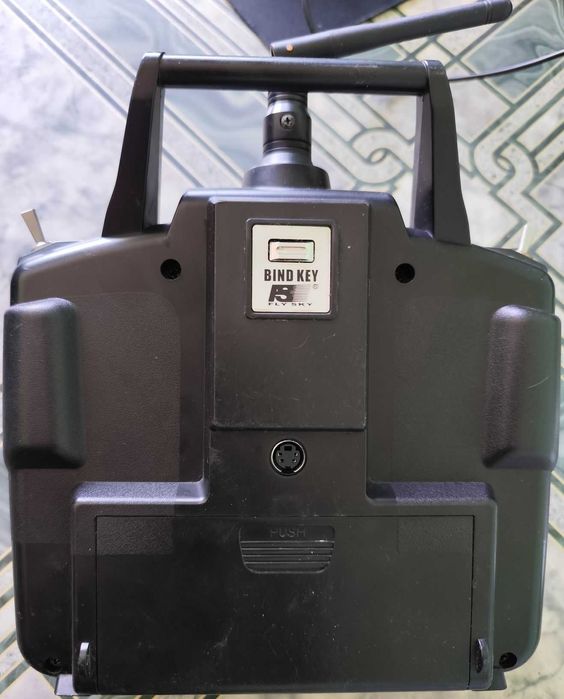 Управление на лодка за захранка FS-T6 FLY SKY