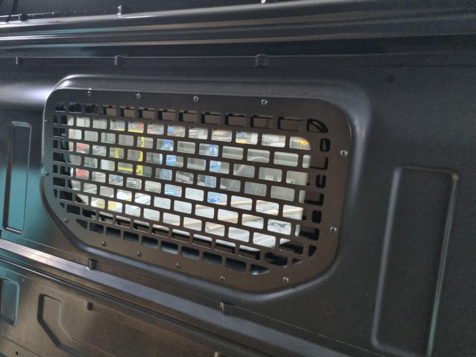 Преграда VW Crafter II ( 2017+ ) със стъкло и решетка