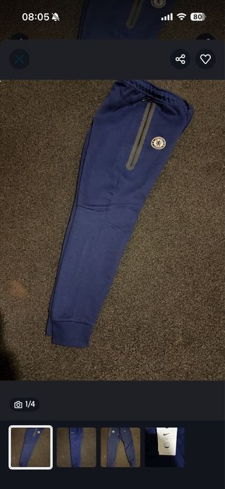 Vand pantaloni Nike Tech Fleece Chelsea cu 300 lei.Doar Galati