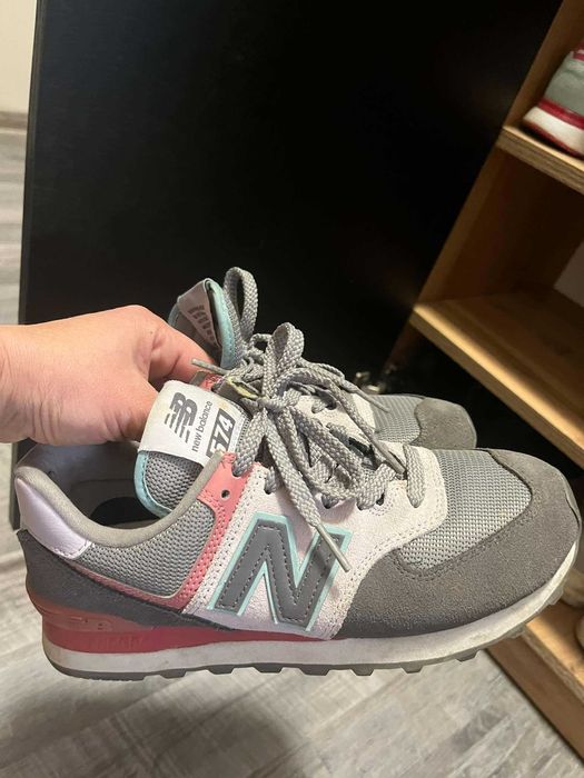 Дамски маратонки комплектна цена 200 лв