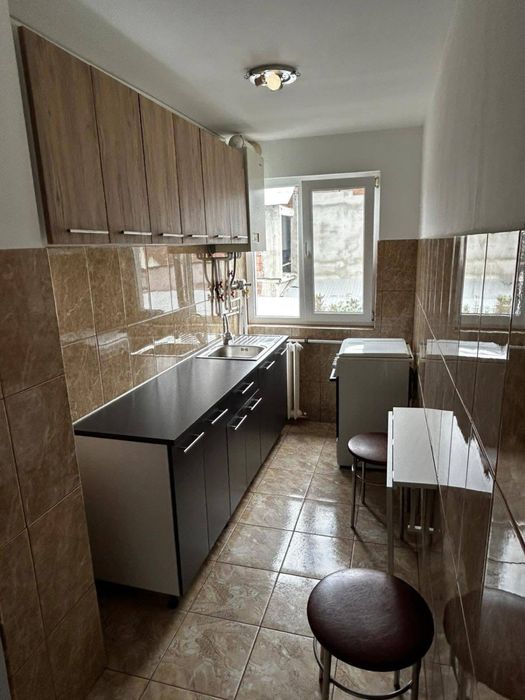 Apartament 2 camere semidecomandat de inchiriat