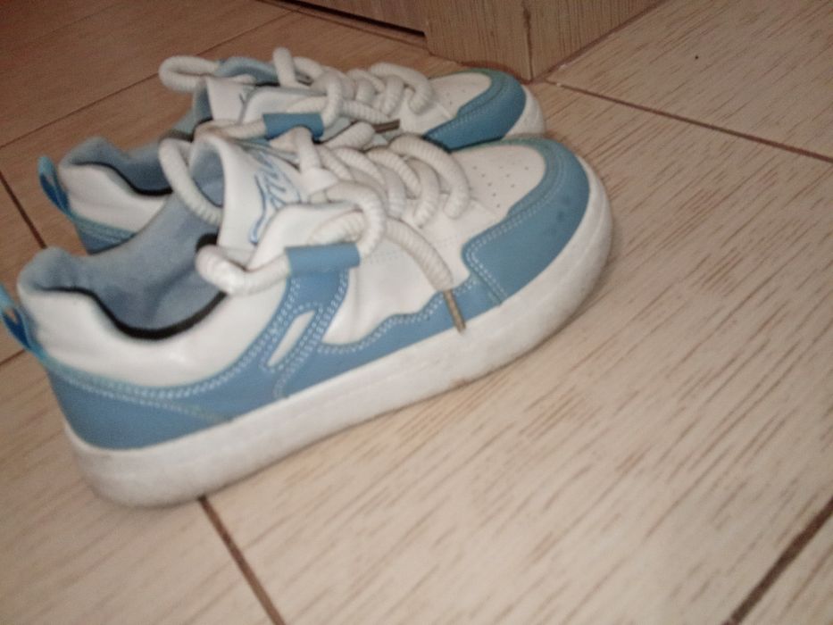 Smile sneakers light