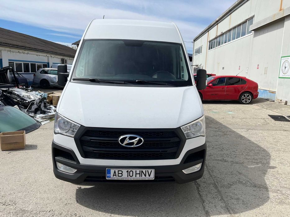 Vand duba Hyundai H350 folosita pt transport extern, stare buna