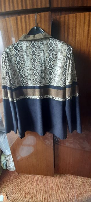 Дамски блузи и сако красив дизайн