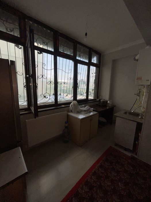 Kvartira sotiladi yangi remont navastroyka