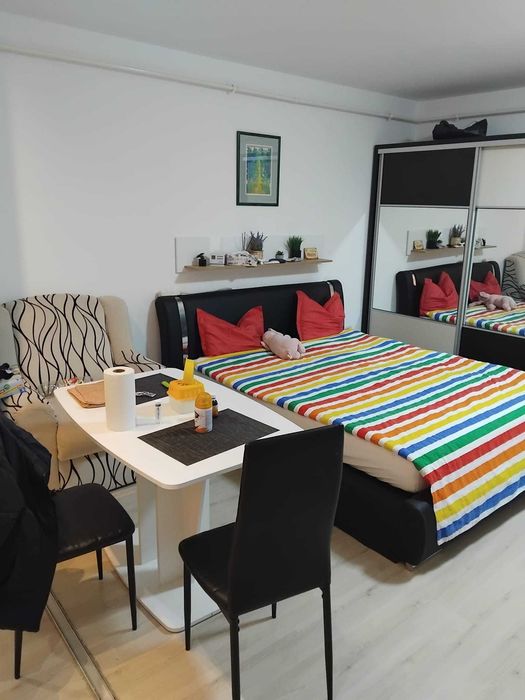 Închiriez garsonieră duplex