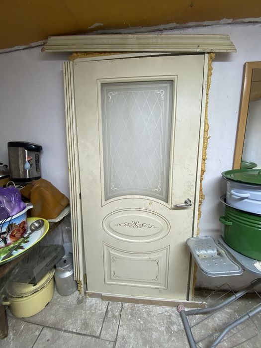 Срочно продаёться дверь в хорошем состоянии