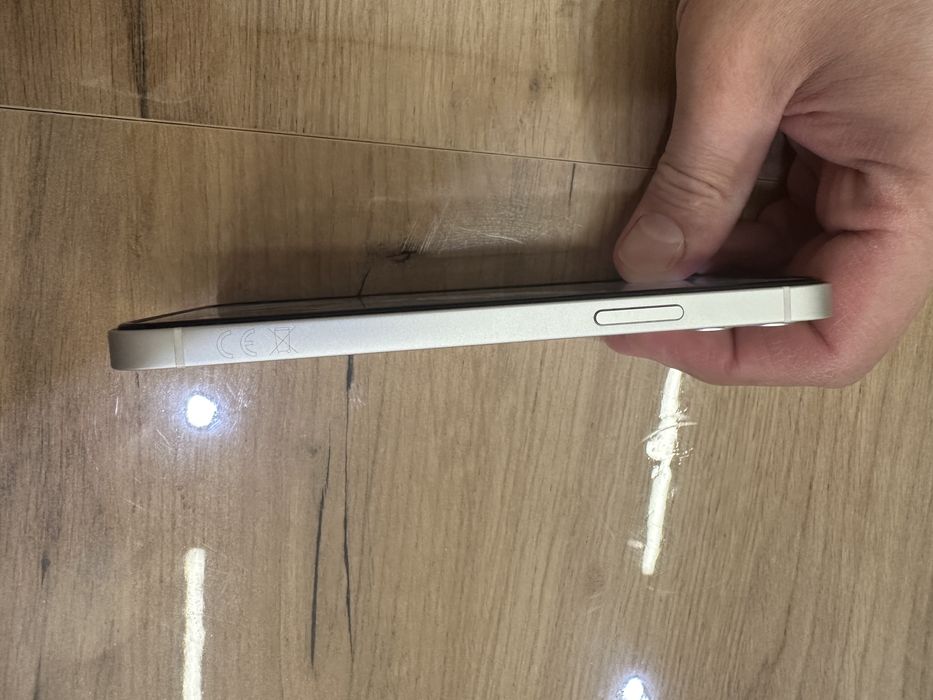 iPhone 12 128 память белый в идеале.