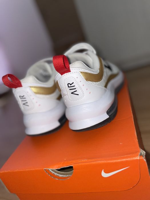Nike AirMax AP Alb cu Auriu