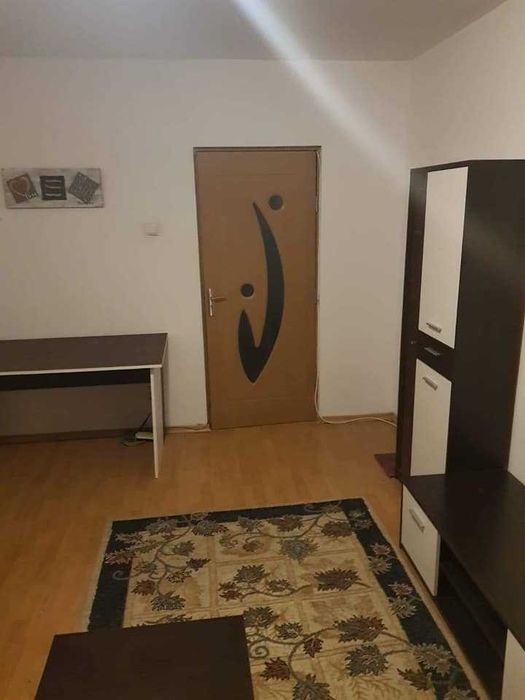 Inchiriez apartament 2 camere decomandate,zona Iulius Mall lângă lacul 3