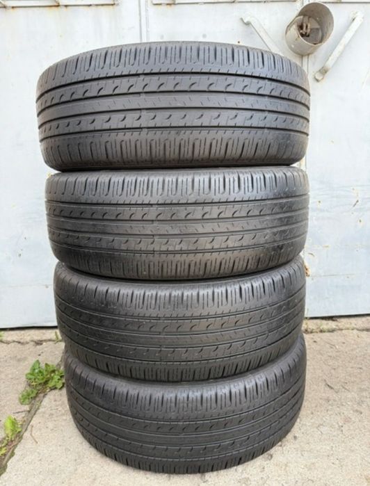 Goodyear EfficientGrip SUV 4x4 225/55R19