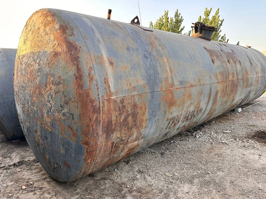 Ёмкость цистерналар сотилади