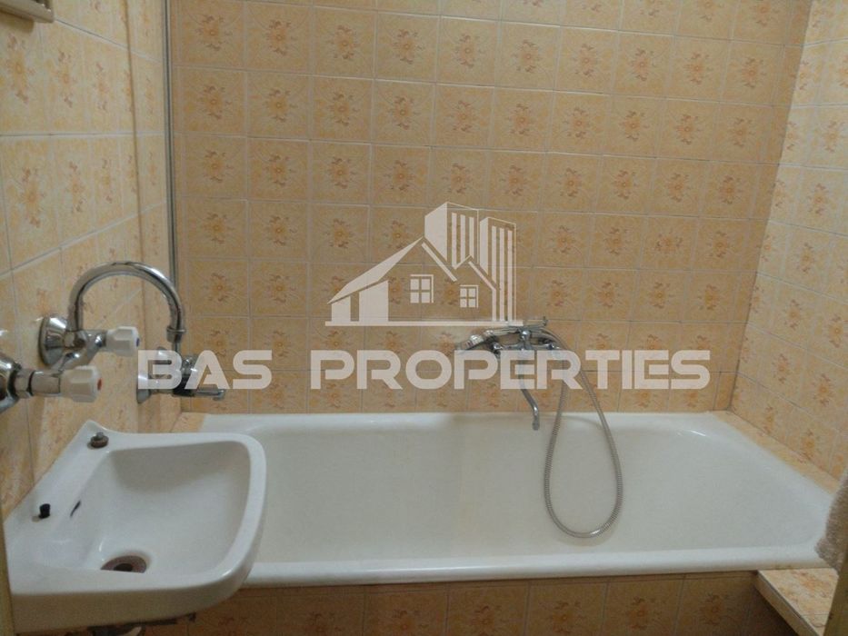 Продава се Двустаен апартамент в София, Гоце Делчев - 57 кв.м за 1691 €/кв.м - Снимка #3