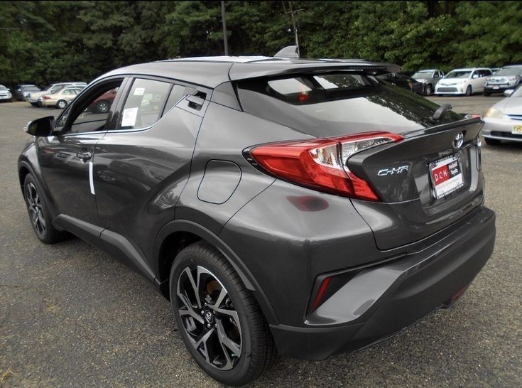 Тойота CHR Toyota CHR 1.2 бензин 2018 година На части!!