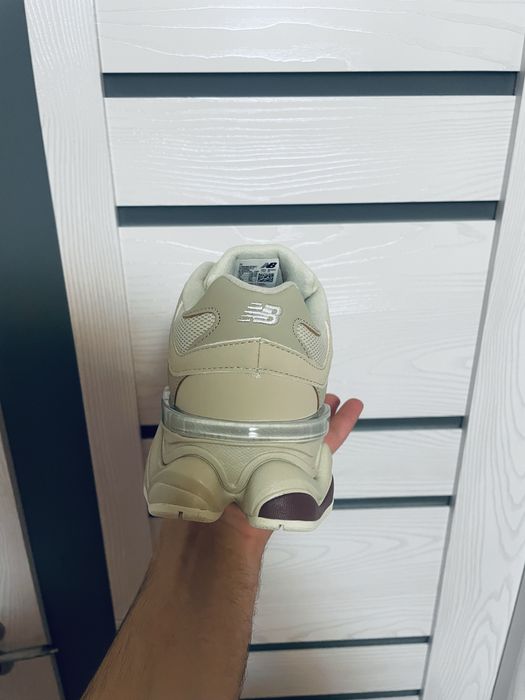 Adidasi New Balance 9060