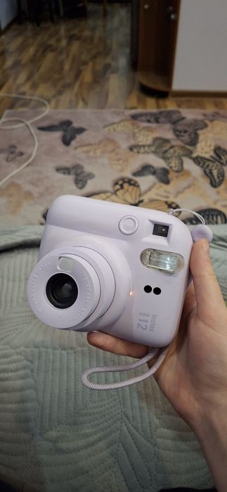 Продам Фотоаппарат Instax 12mini
