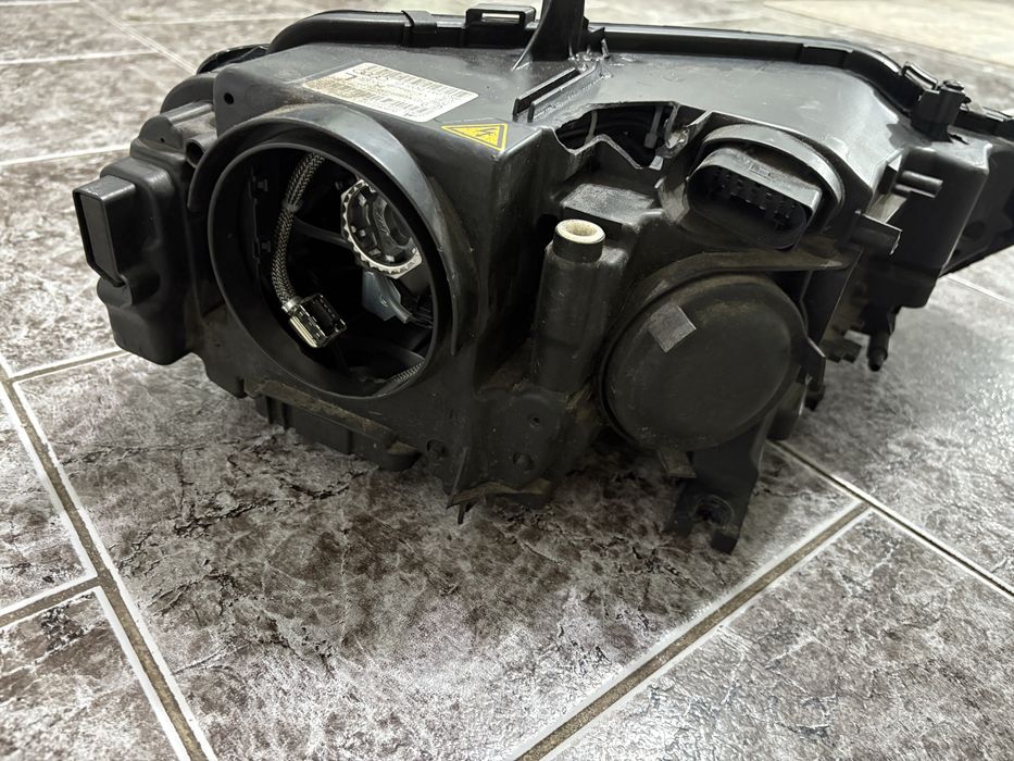Ляв фар за Audi A4 b 8.5 / Ауди А 4 б 8,5