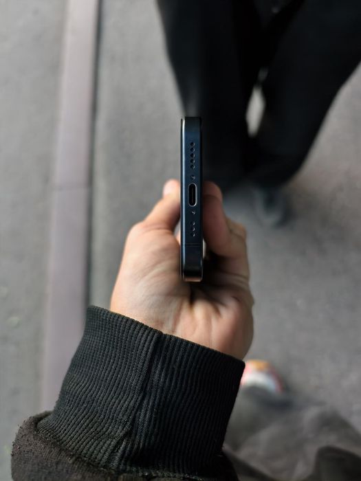 Продам iPhone 15 pro