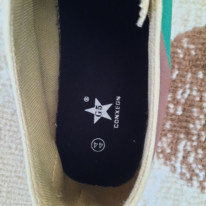 Продам кеды новые