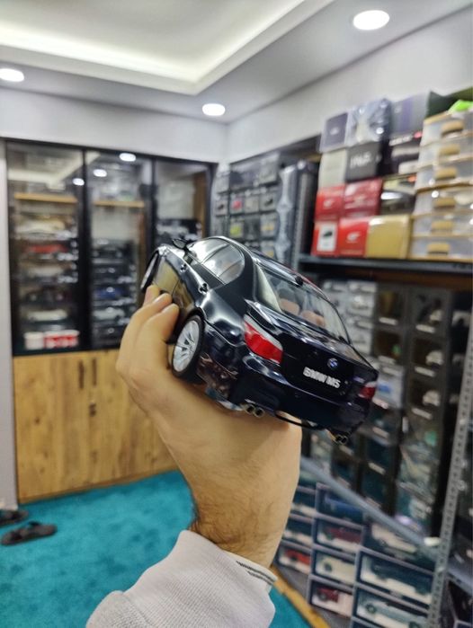 Kyosho BMW M5 E60 1:18