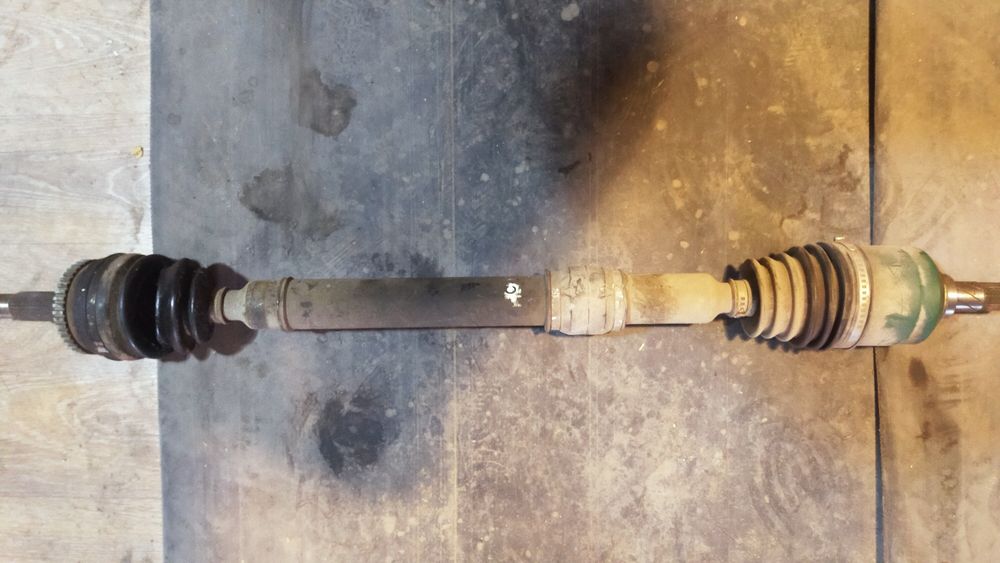 Продам привод Ниссан р12