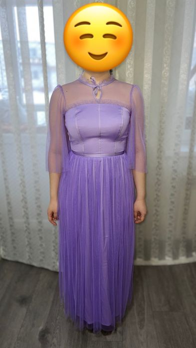 Очаровательное платье миди в сиреневом цвете