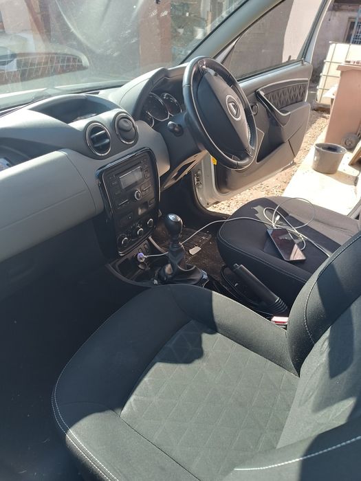 Motor Dacia Duster 1.5 Dci 110 cp dezmembrez, uși interior