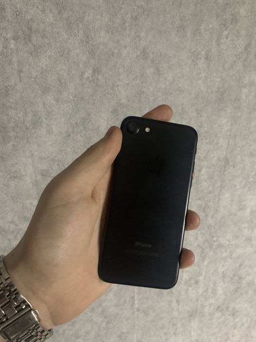 Продам Айфон 7 32гб