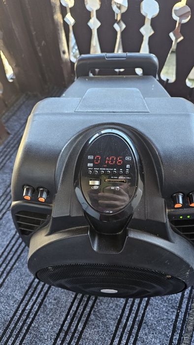 Vand sau schimb Boxa Akai ss023 in stare buna