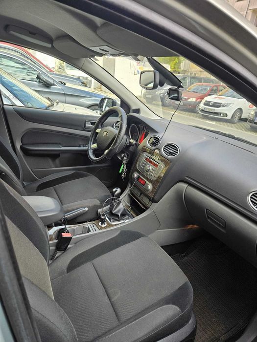 Ford Focus 2 Ghia 2009 2.0 Benzina