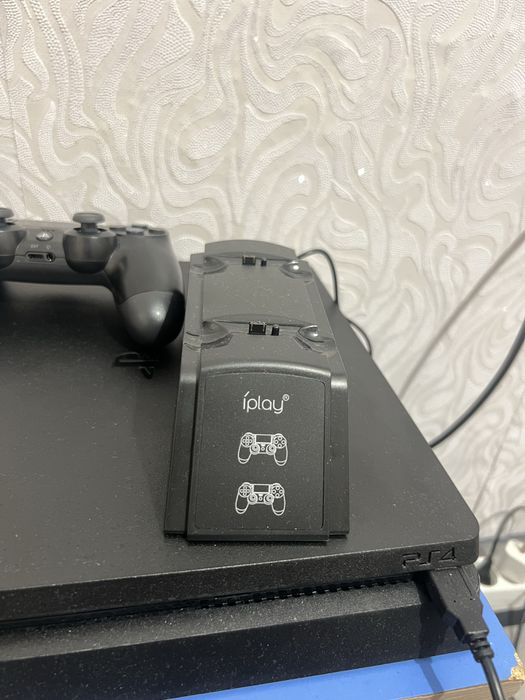 Ps 4 новый с гаранти на год