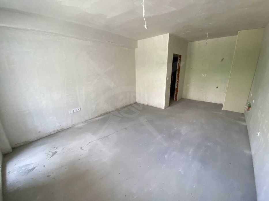 Двустаен апартамент в Остромила 86320