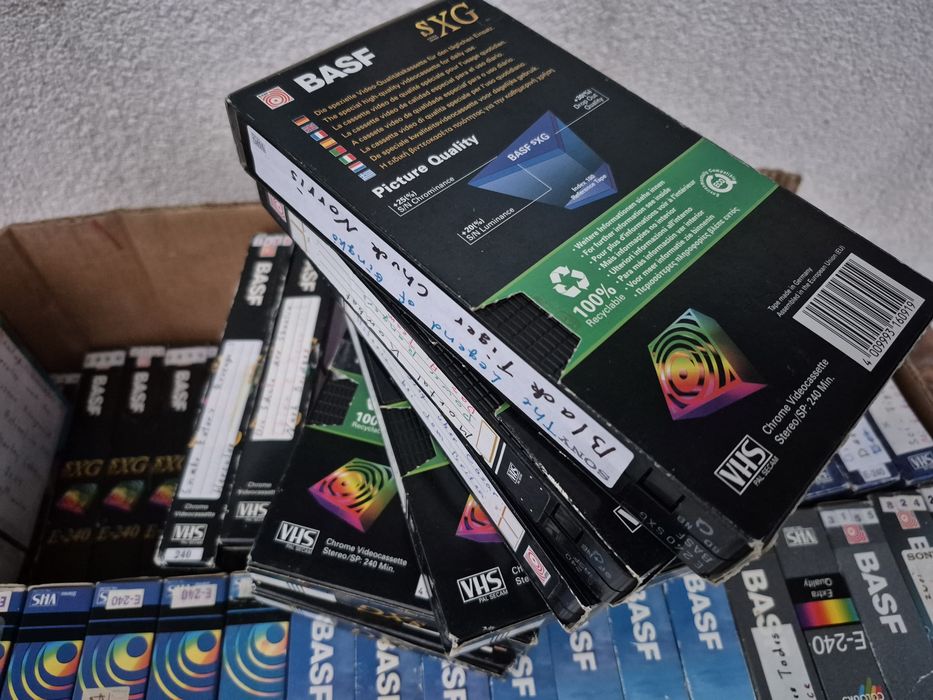 Vând 72 casete video VHS originale Basf ,colecție filme drama,western