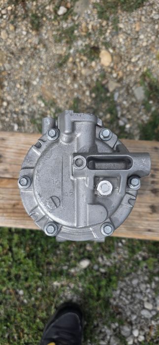 Compresor electric de aer condiționat pentru înaltă tensiune