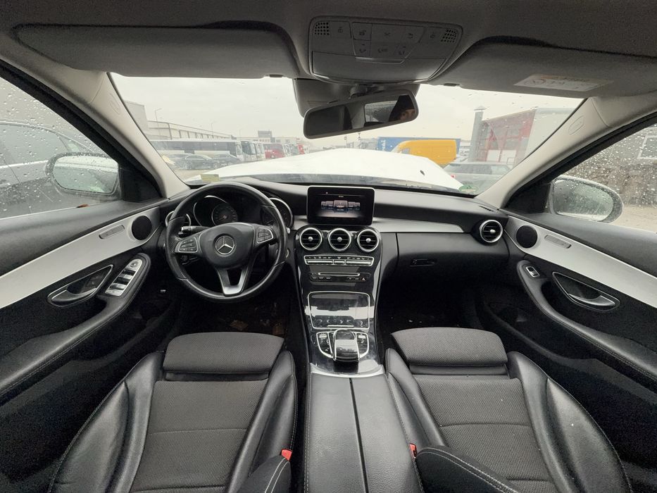 w205 Арамтурно табло за Мерцедес C класа 2016г.