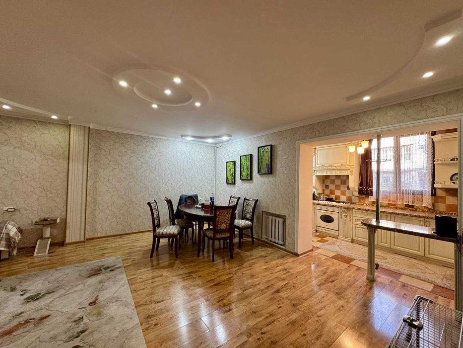 Генерала Петрова , Паркентский 143м2,   (97875)