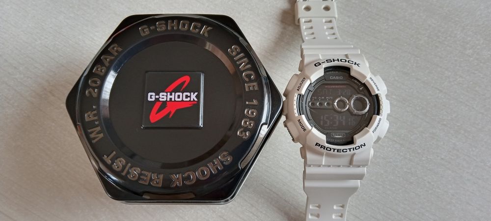 Мъжки часовник Casio G-Shock GD-100