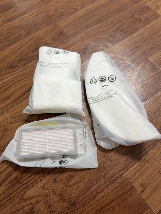 Робот пылесос со станцией самоочистки