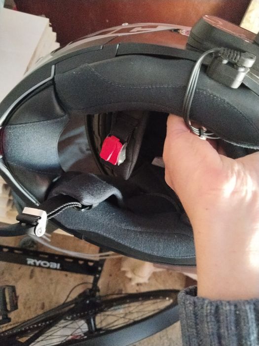 Продам мотошлем HJC C91N
