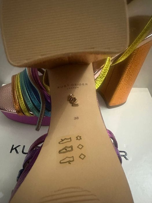 Sandale Kurt Geiger noi din piele